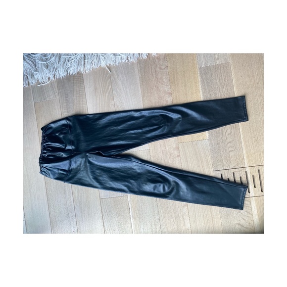 Aritzia Wilfred free Daria Pant - vegan leather - Picture 3 of 5